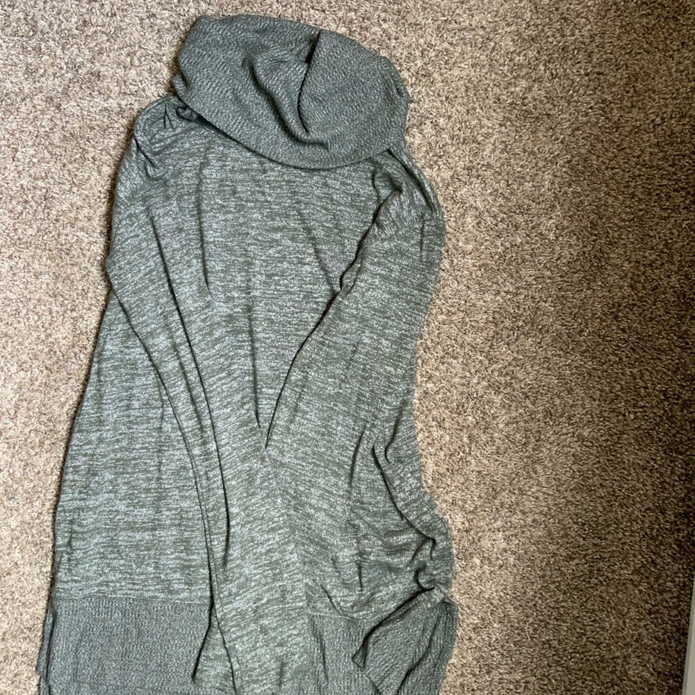 GAP Green Turtle Neck